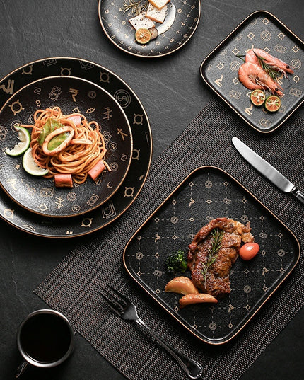 Kreativer, matter Steakteller in Schwarz - ellashop.store